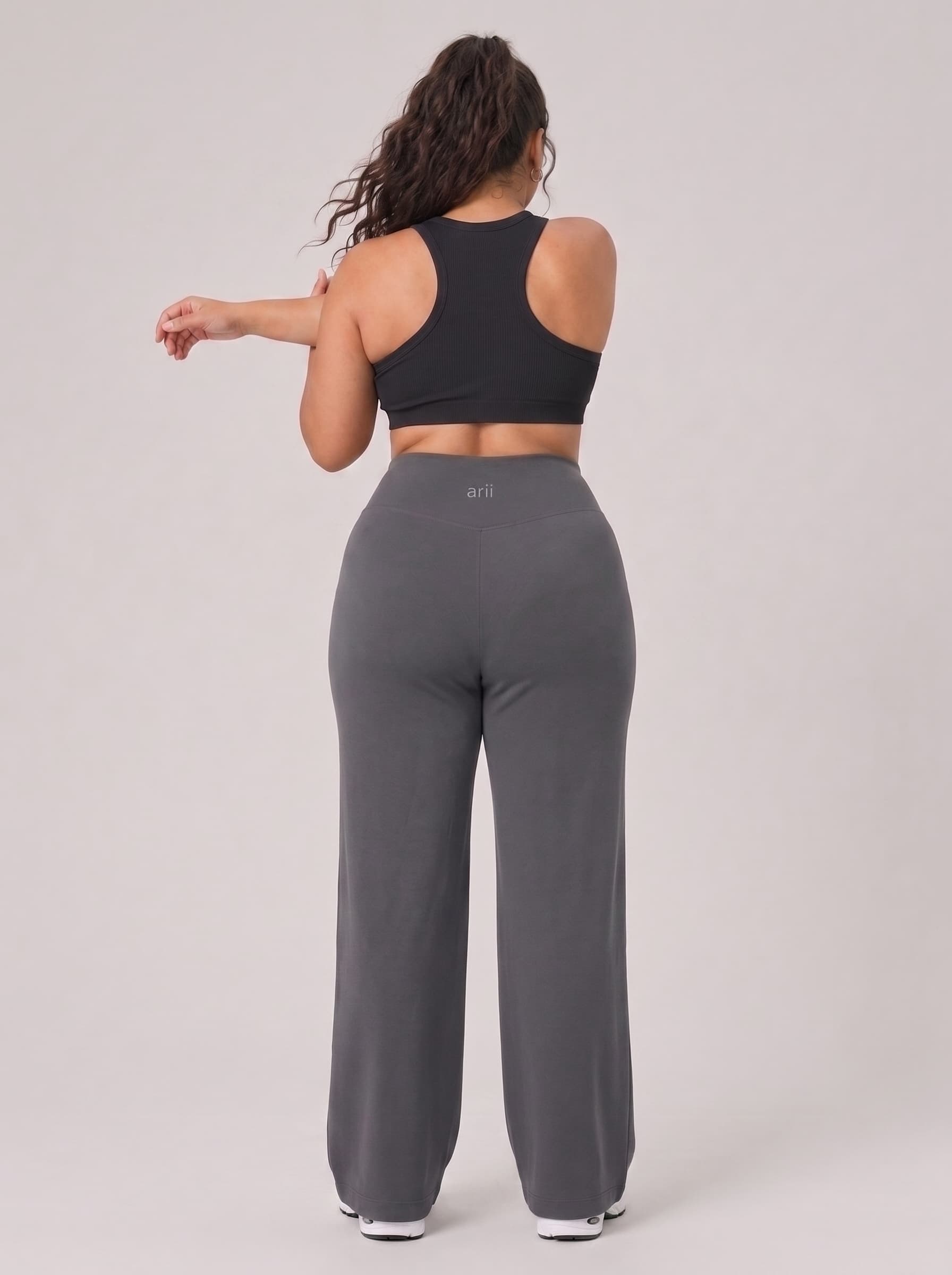 Essential Wide-Leg Pants 3