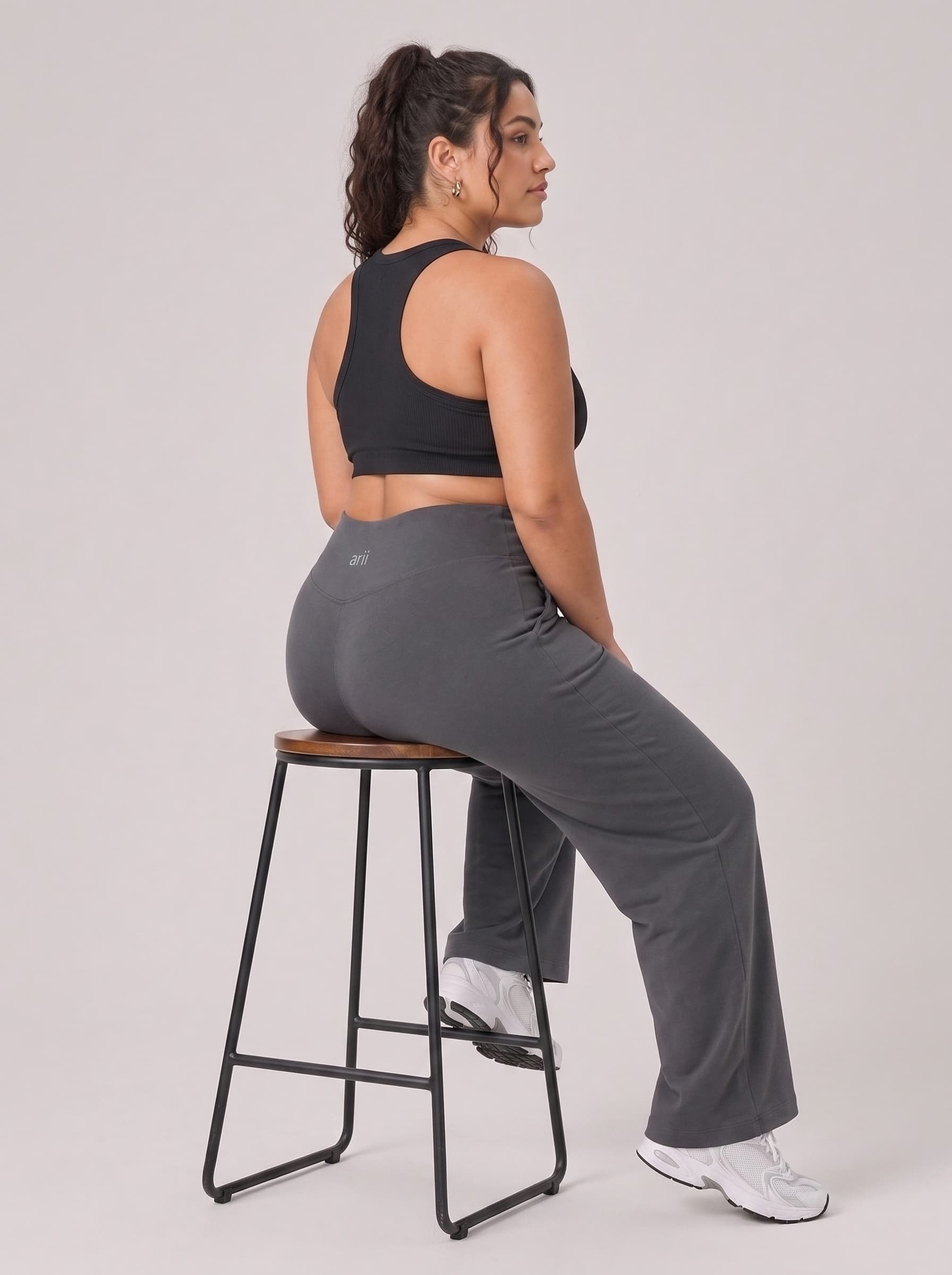 Essential Wide-Leg Pants 5